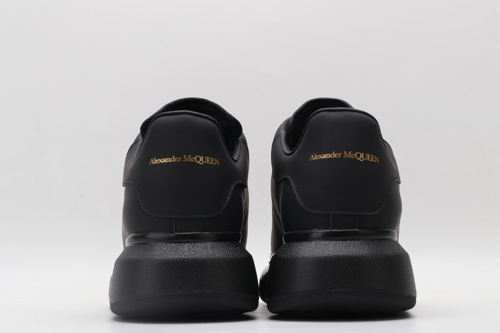 a1exa*der Mcqv*en all black