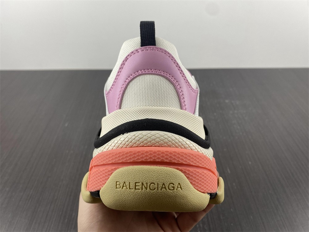 Ba*len*cia*ga triple s