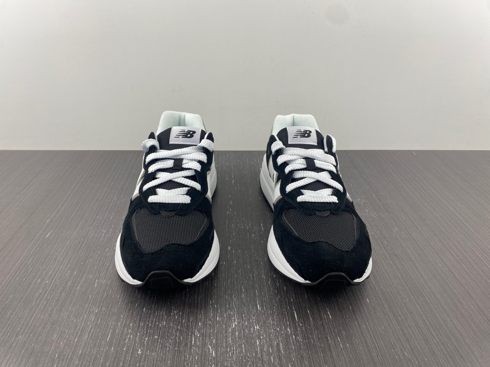 new Ba1an*e 57/40 team black - m5740cb