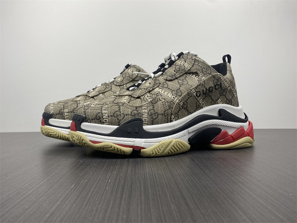 Ba*len*cia*ga triple s g*u*i sneaker