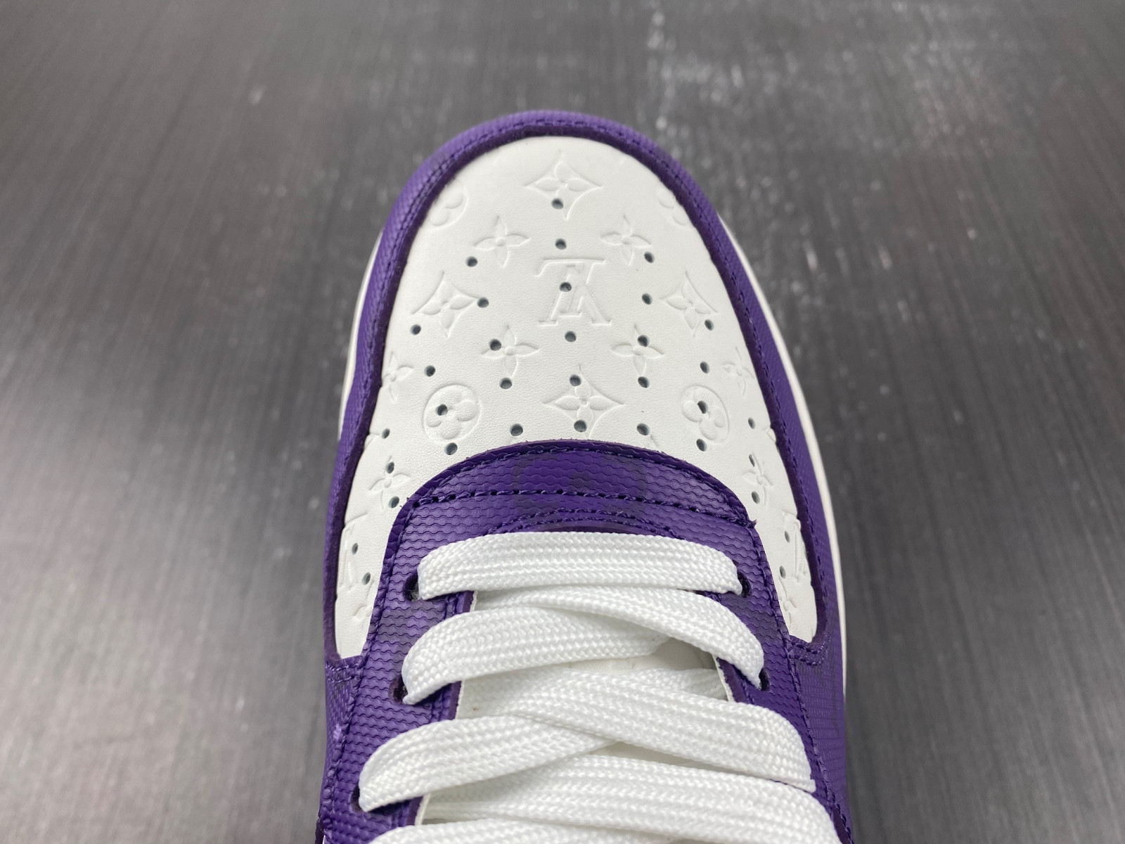 lwe sneaker