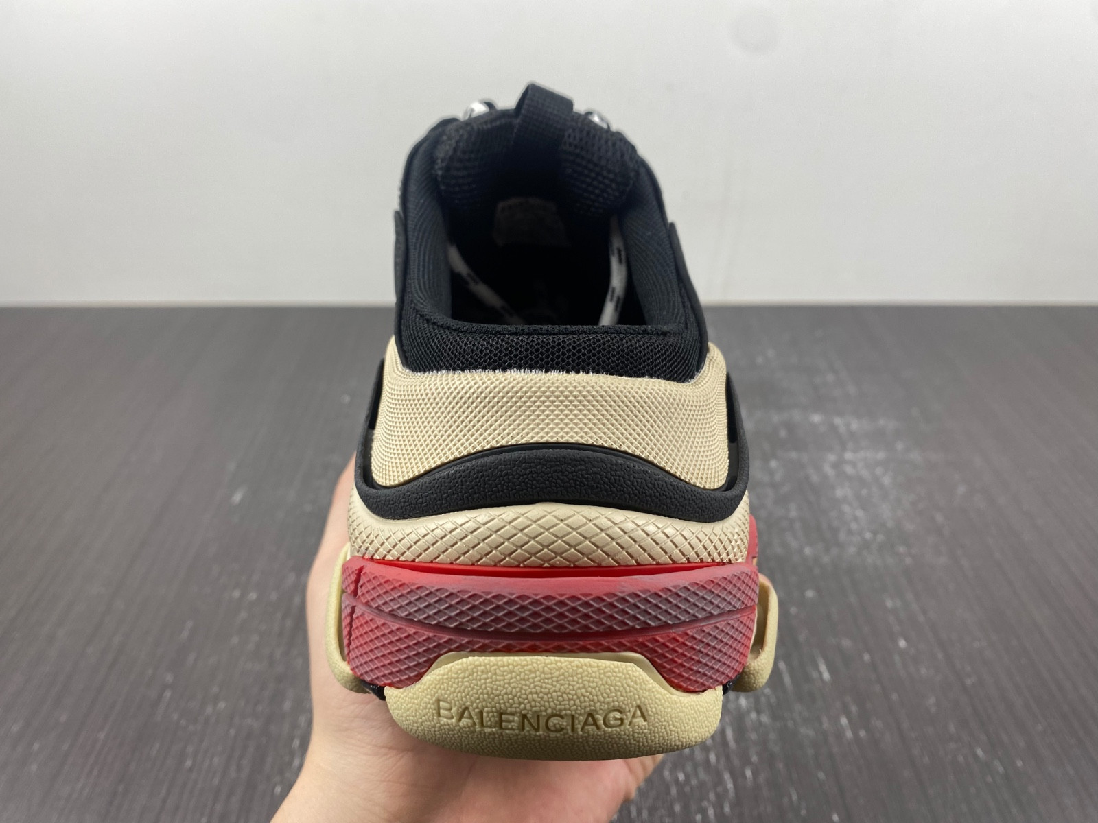 Ba*len*cia*ga triple s