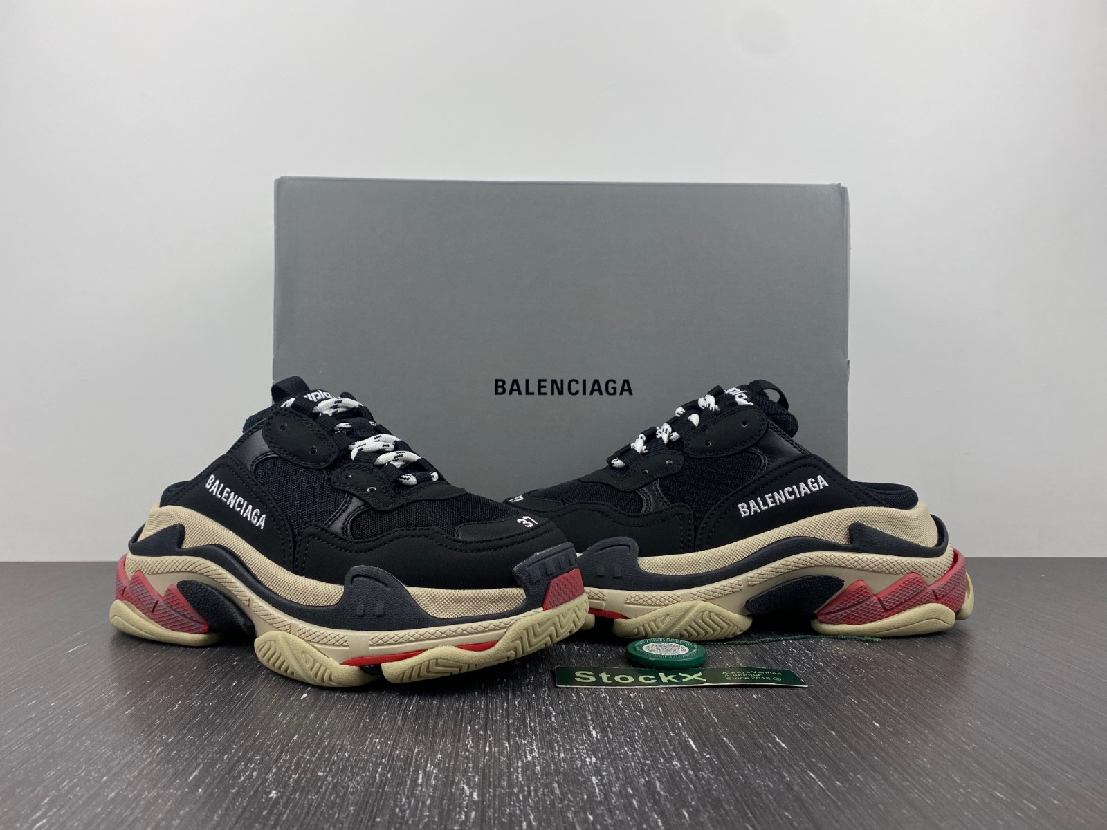 Ba*len*cia*ga triple s