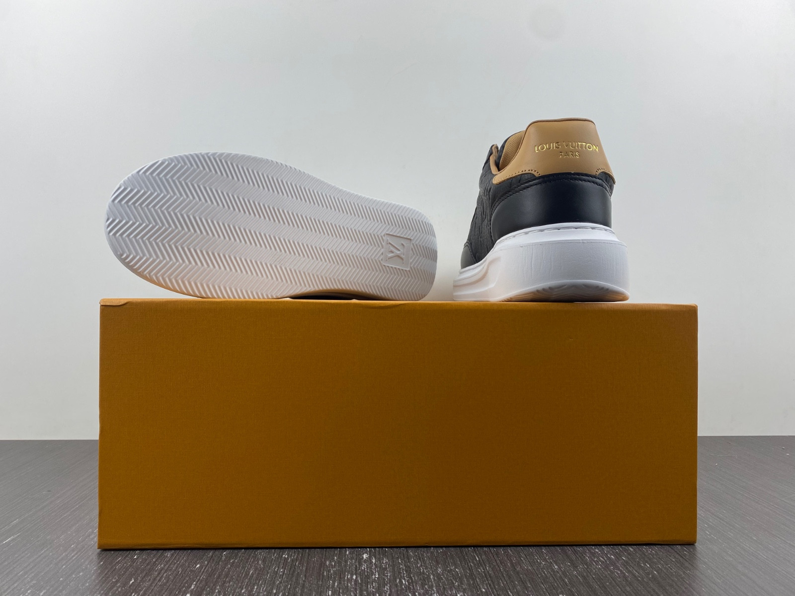 lwe sneaker