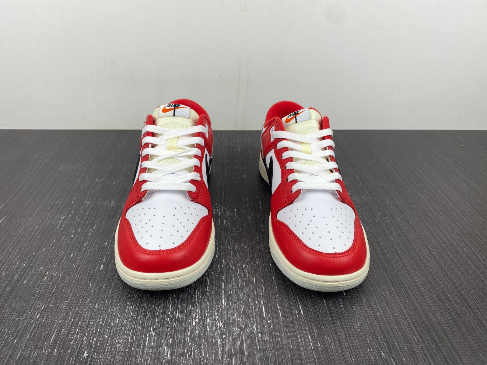 nike dunk low chicago split dz2536-600