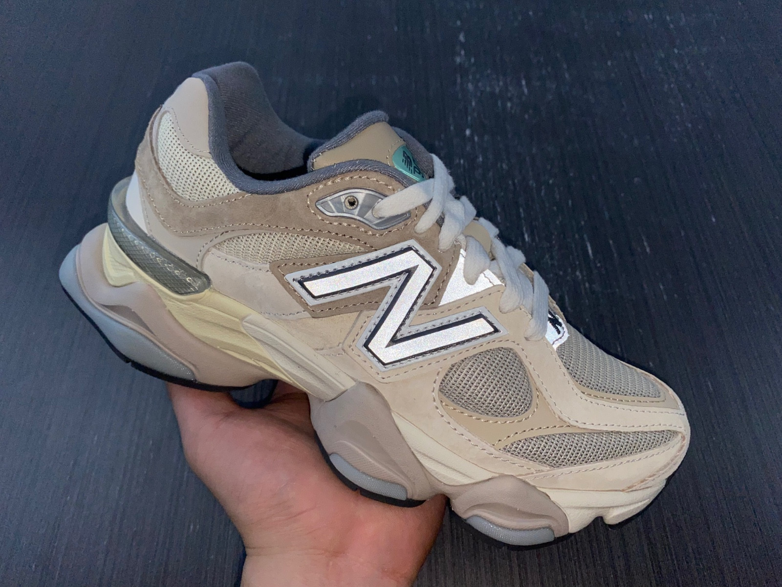 w03s4 jf/joe freshgoods x nb 9060"inside voices" u9060mac