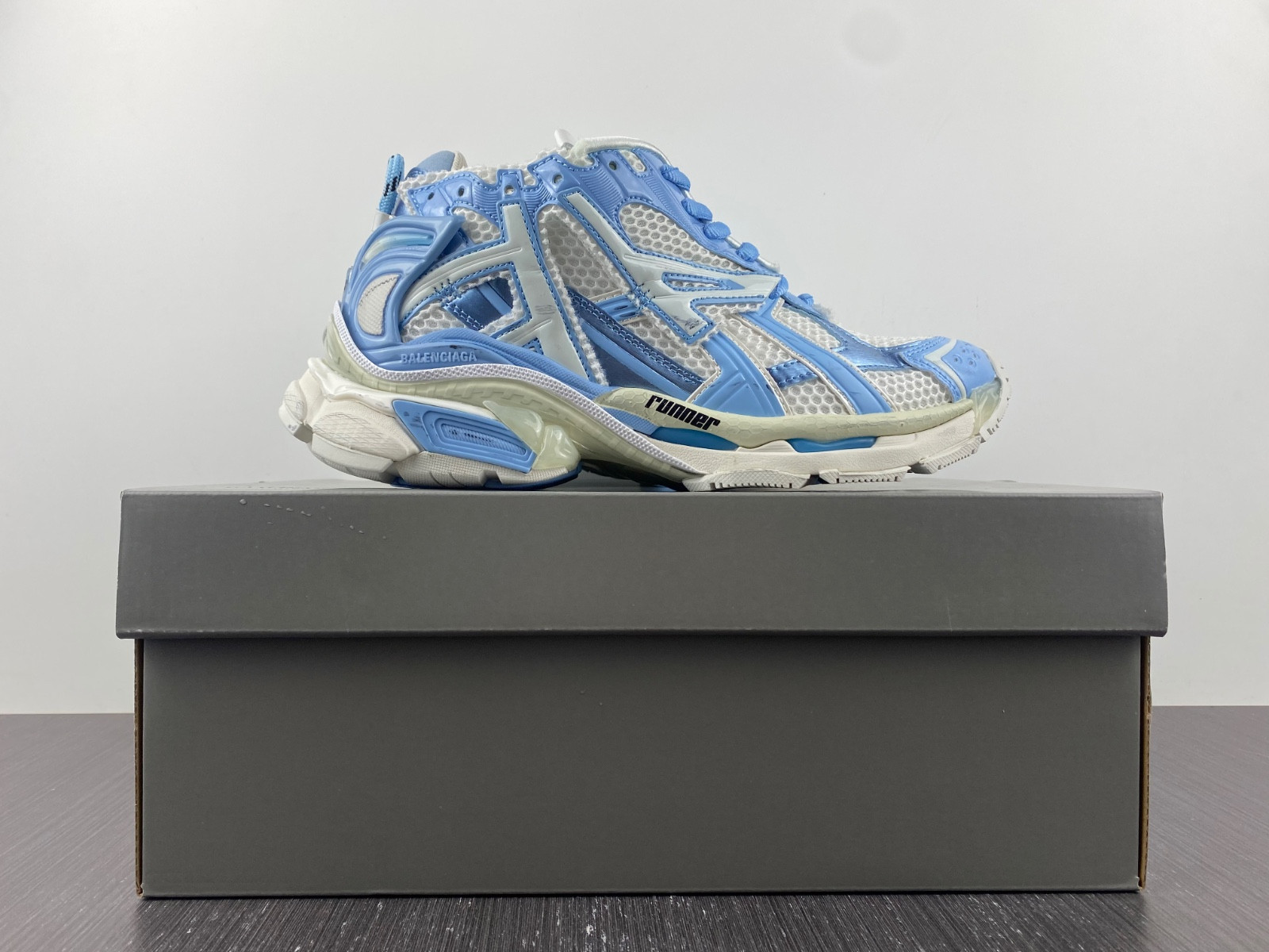Ba*len*cia*ga runner sneaker