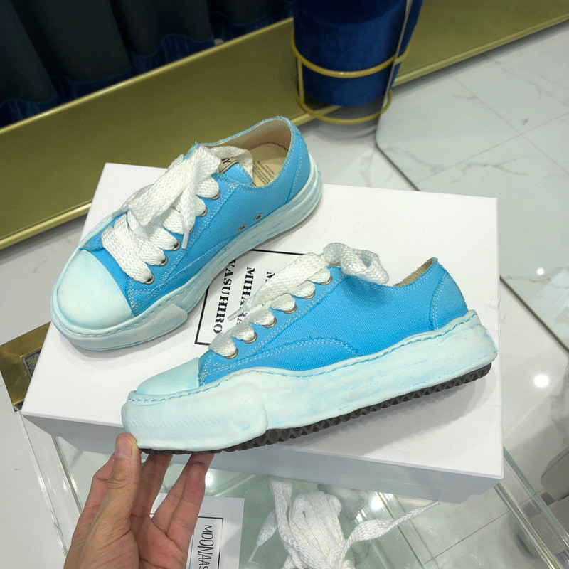 mmy sneaker 0066
