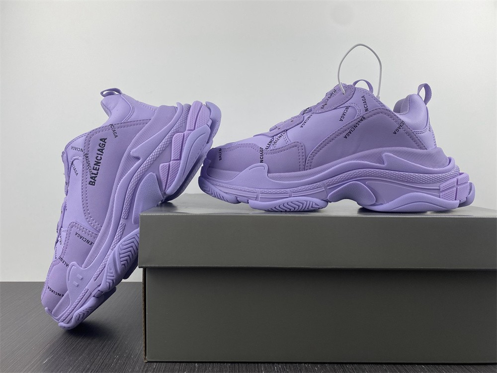Ba*len*cia*ga triple s