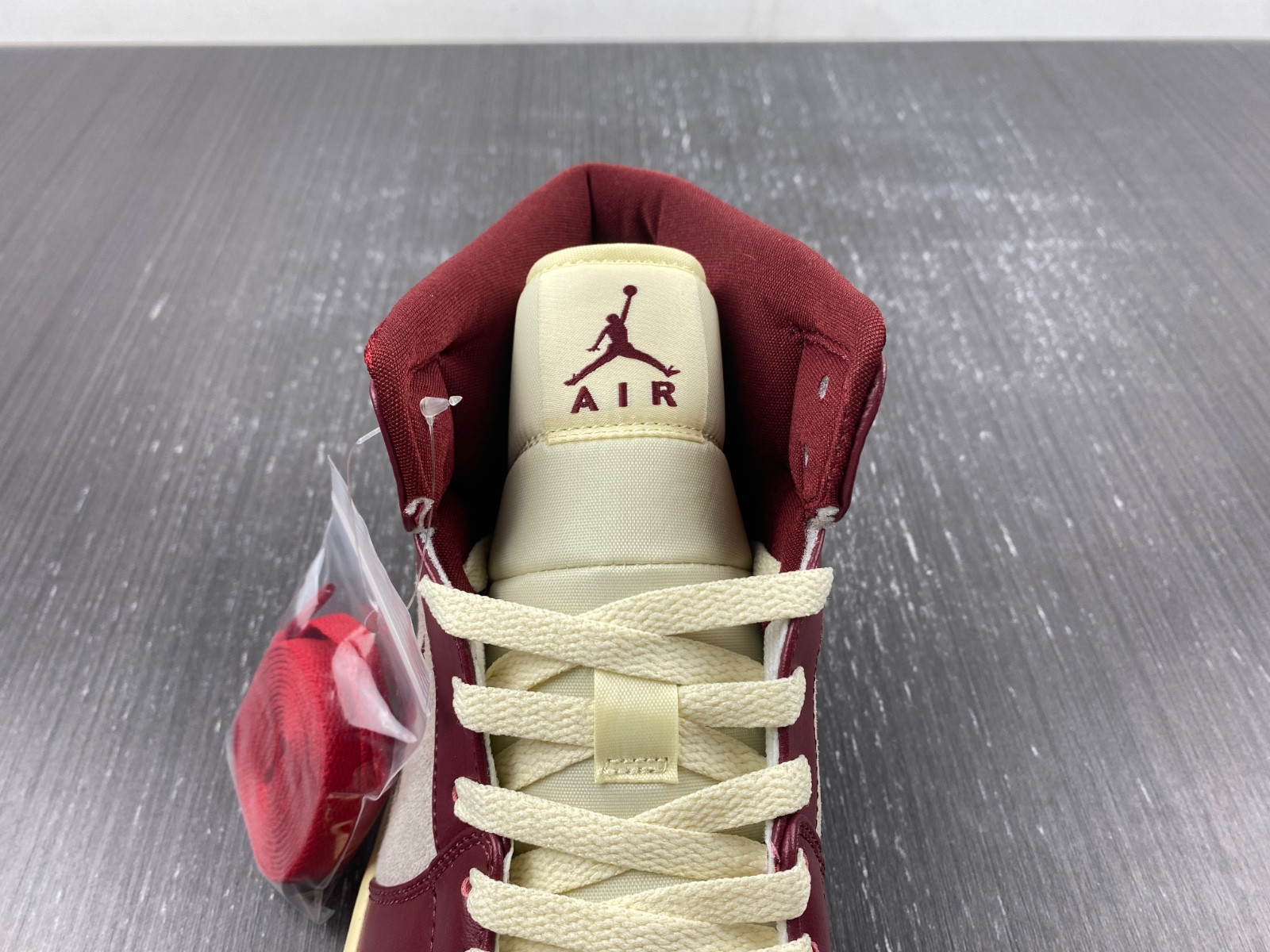 air jordan 1 mid "tiki leaf" dz2820-601