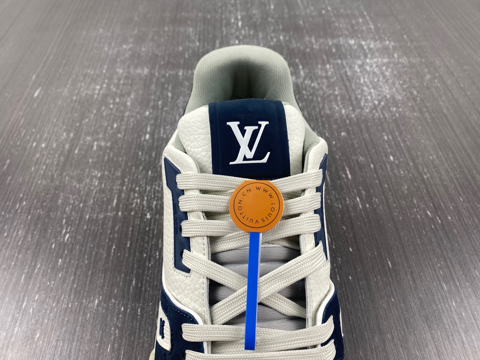 lwe sneaker