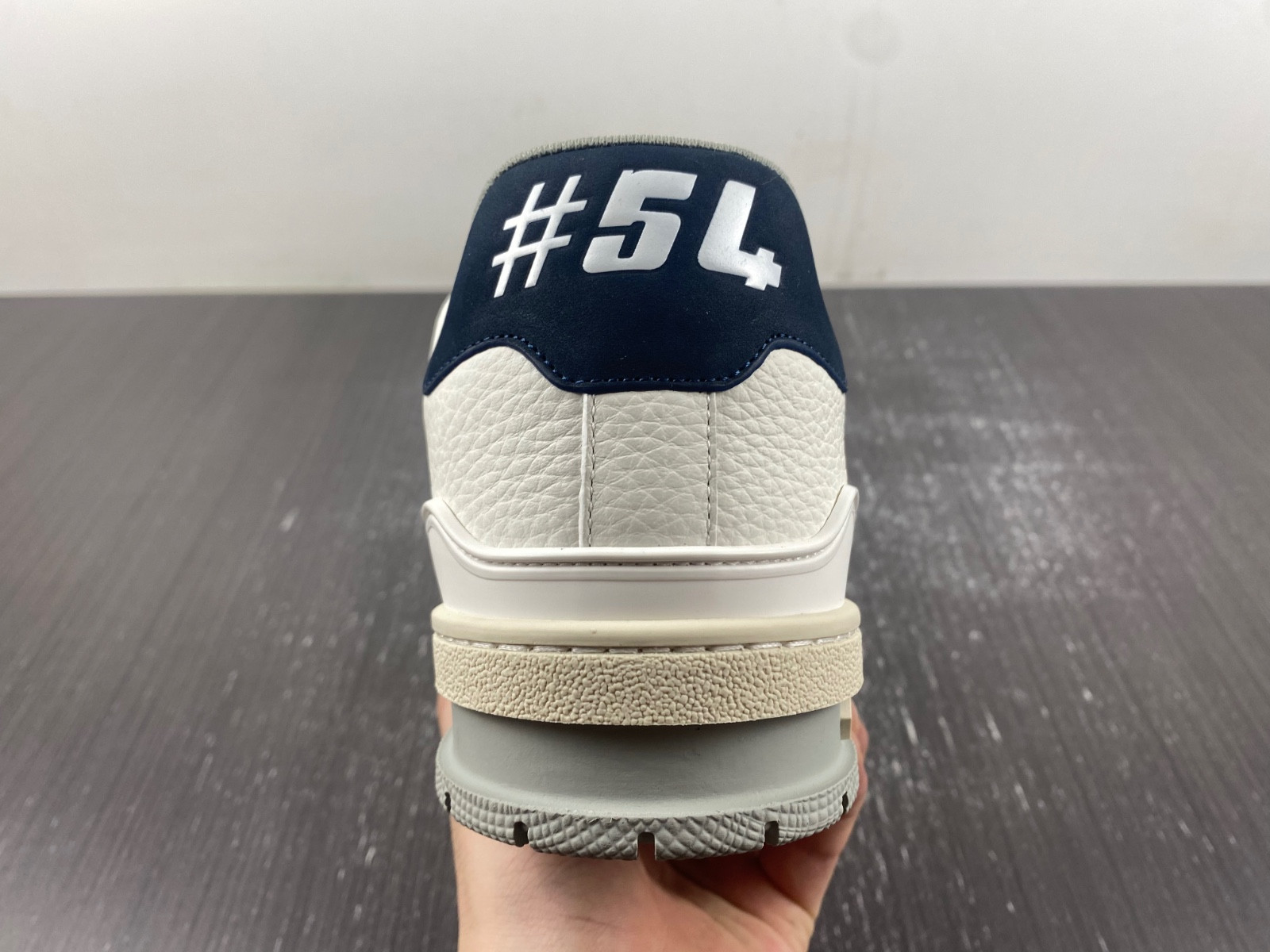 lwe sneaker
