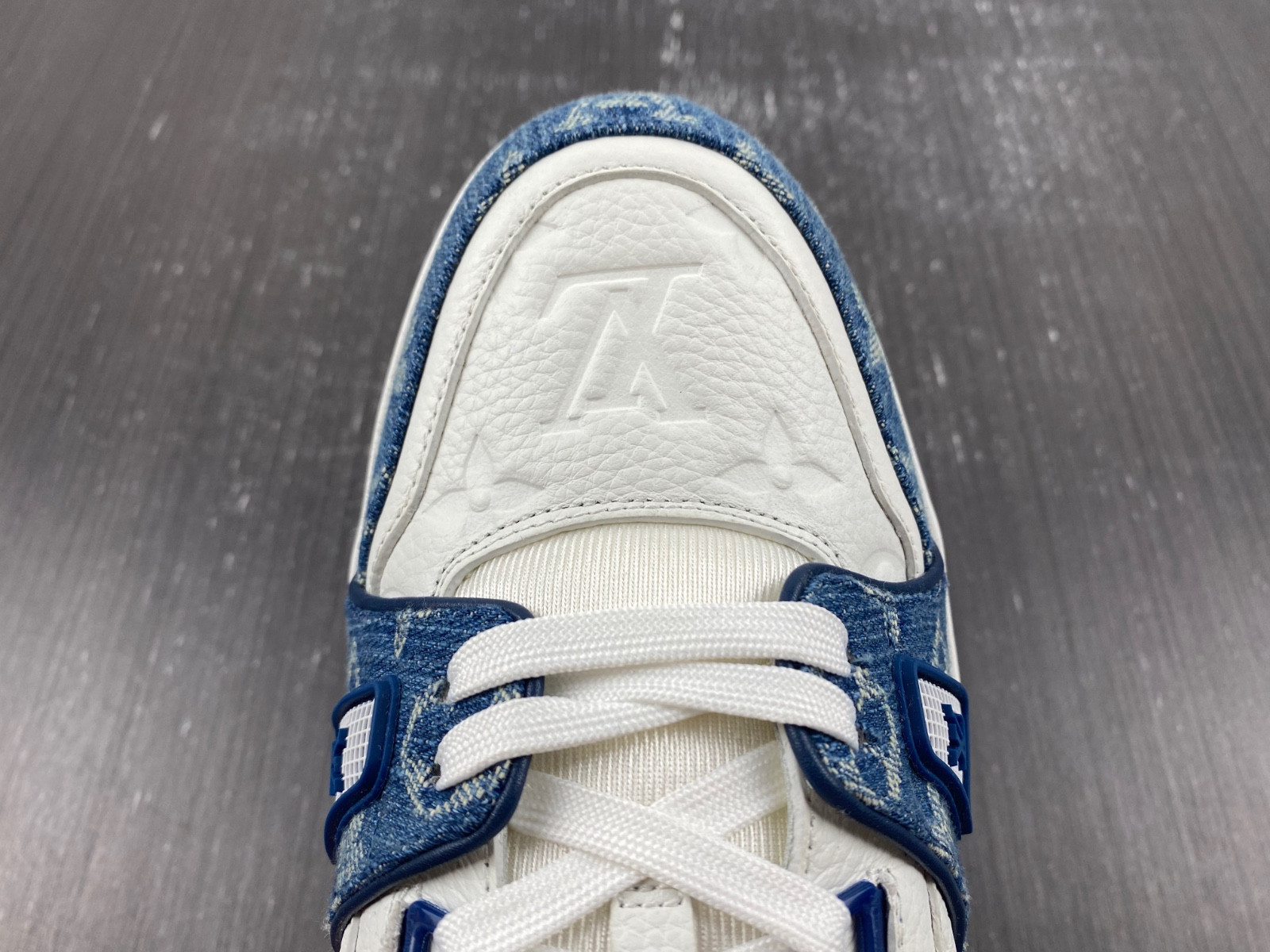 lwe sneaker