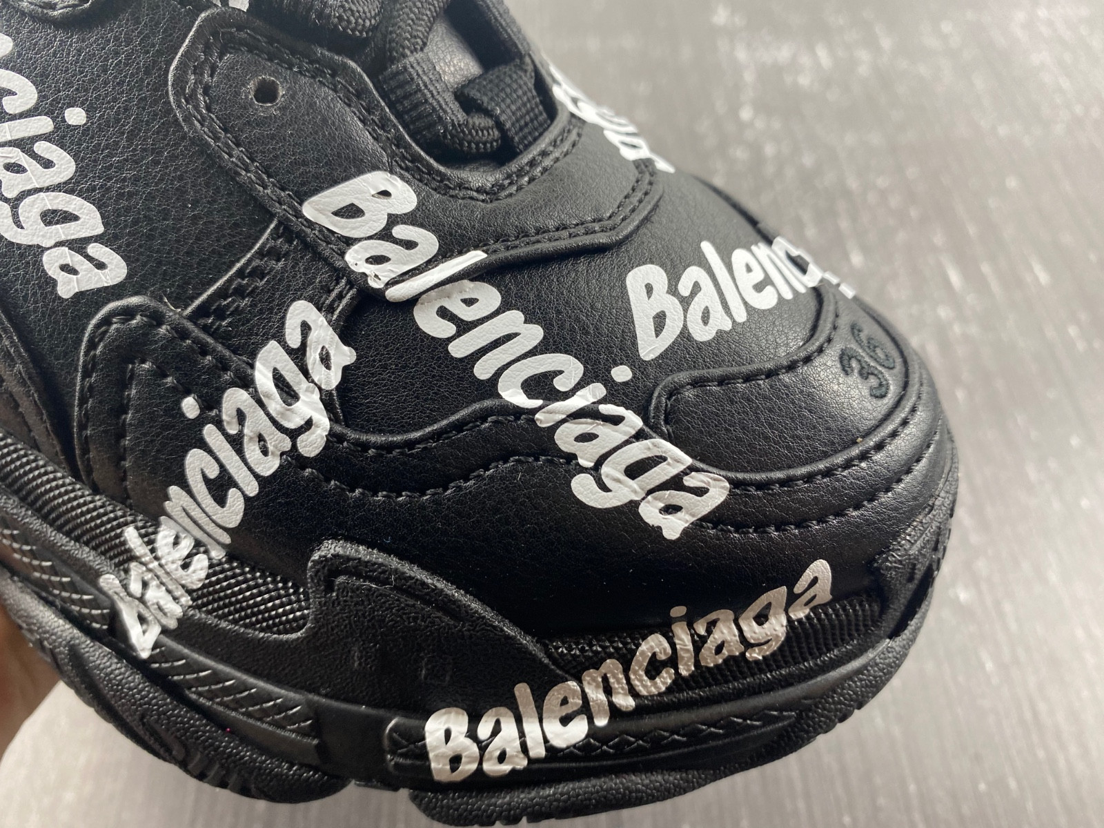 Ba*len*cia*ga triple s