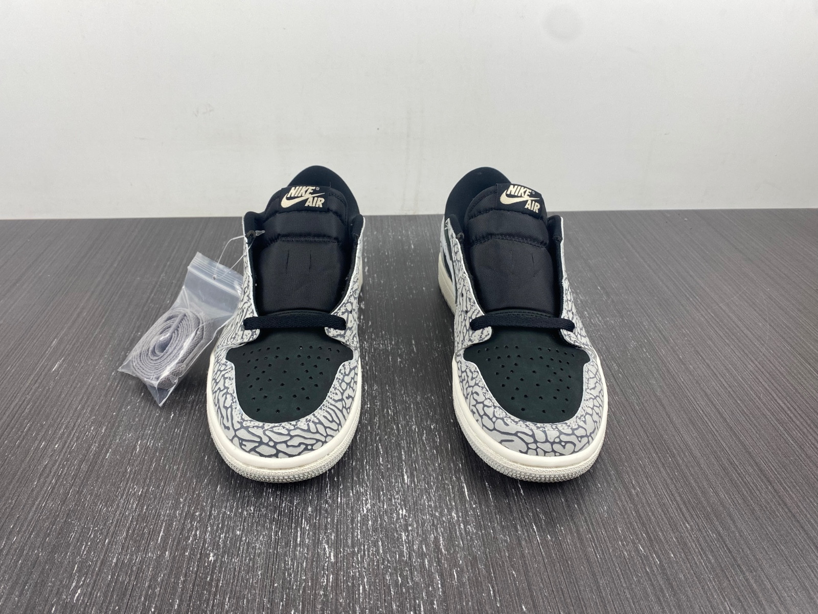 jordan 1 retro low og black cement - cz0790-001
