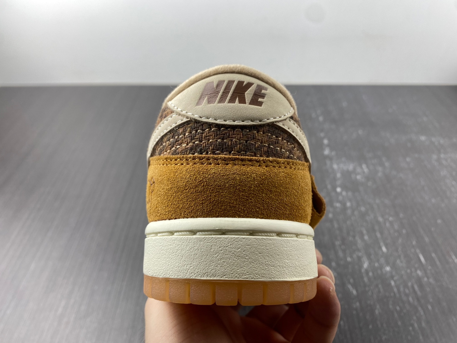 nike dunk low se teddy bear parline dz5350-288