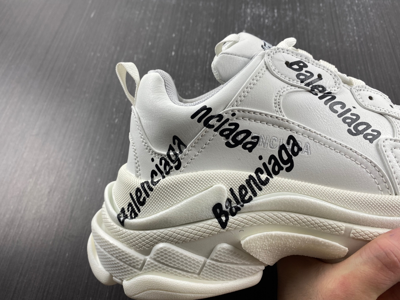 Ba*len*cia*ga triple s