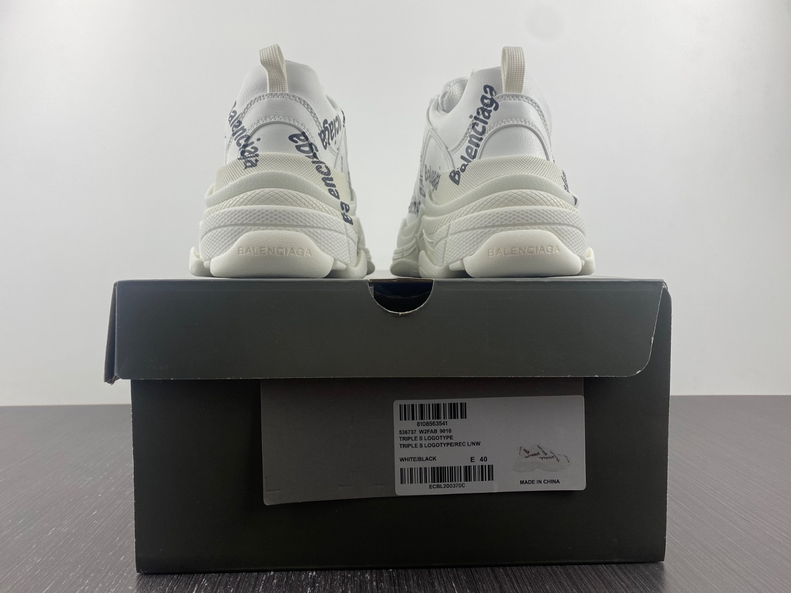 Ba*len*cia*ga triple s