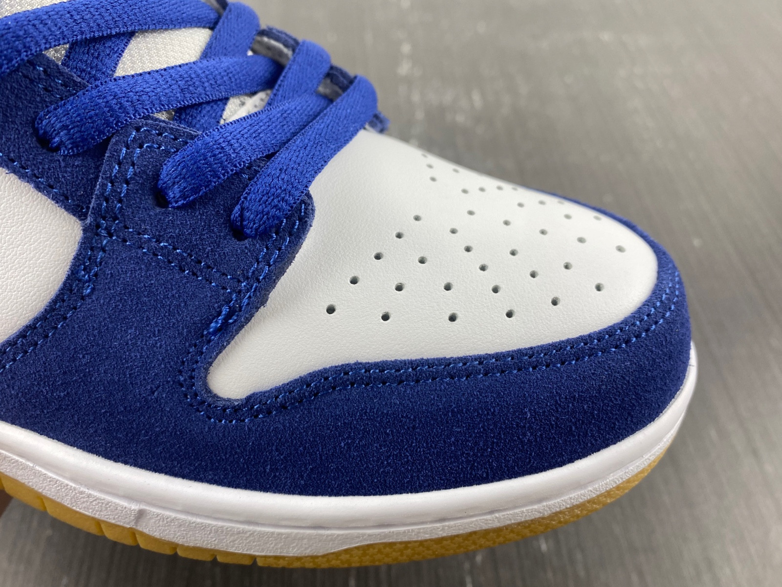 nike sb dunk low dodgers do9395-400