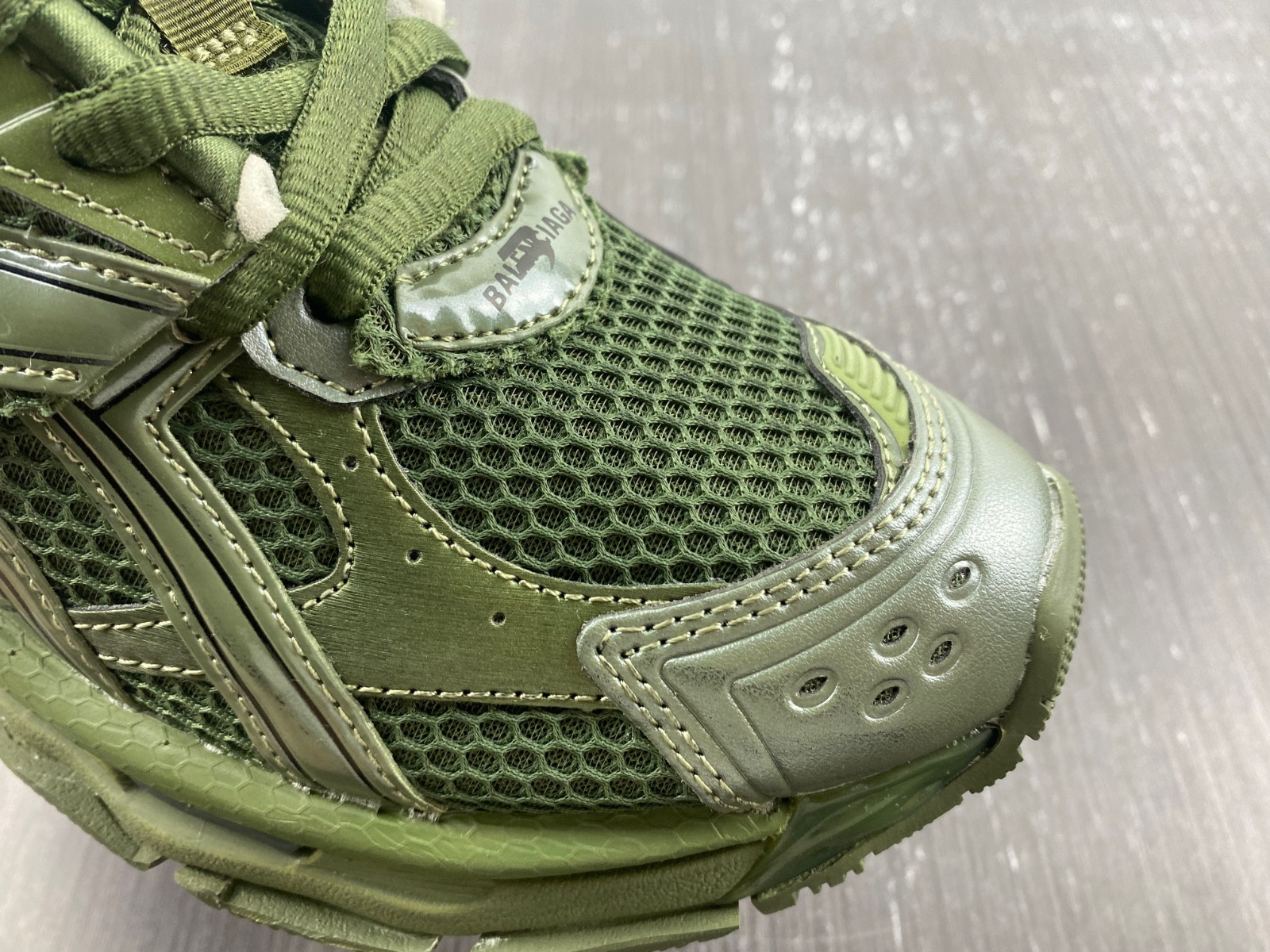 Ba*len*cia*ga runner sneaker