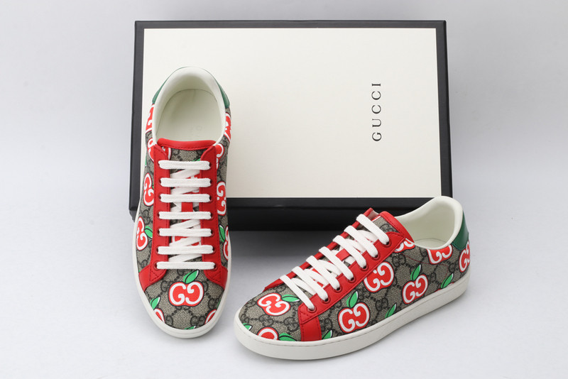 G*u*i sneaker