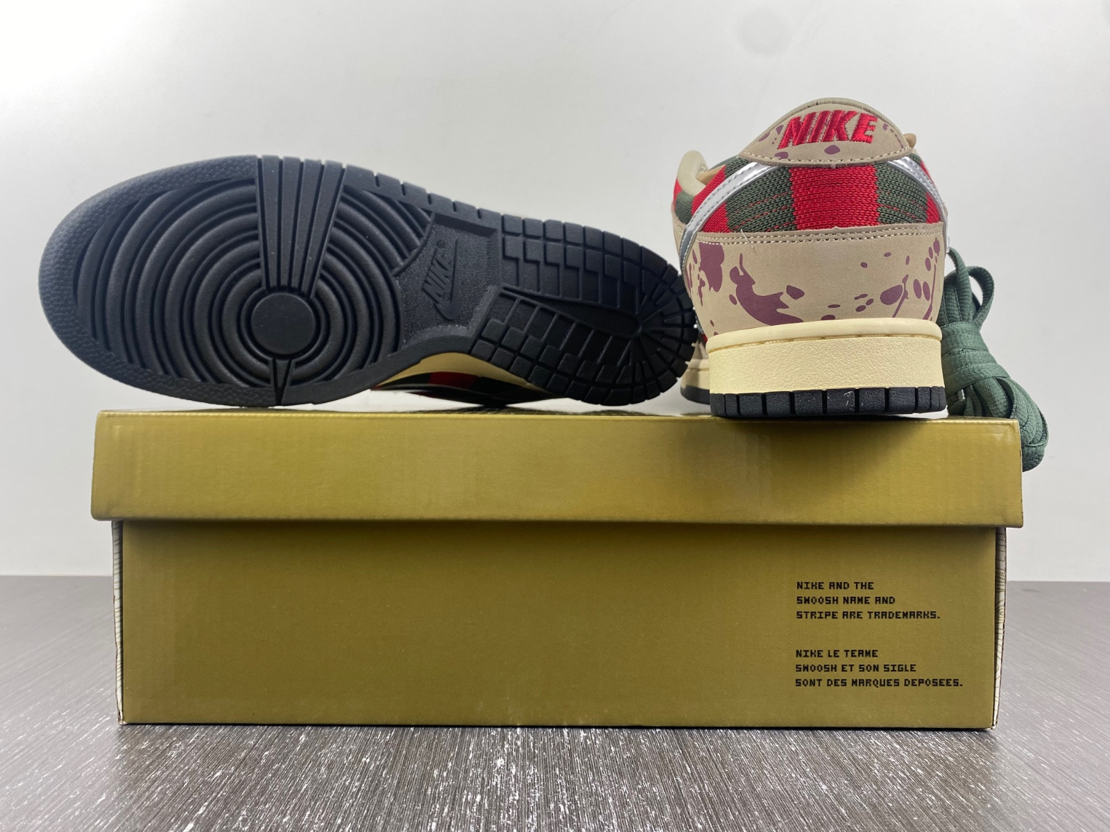 nike dunk sb low freddy krueger - 313170-202