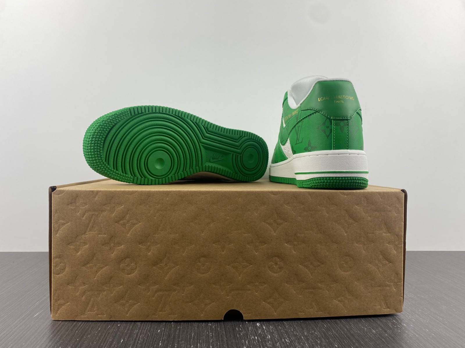 lwe sneaker