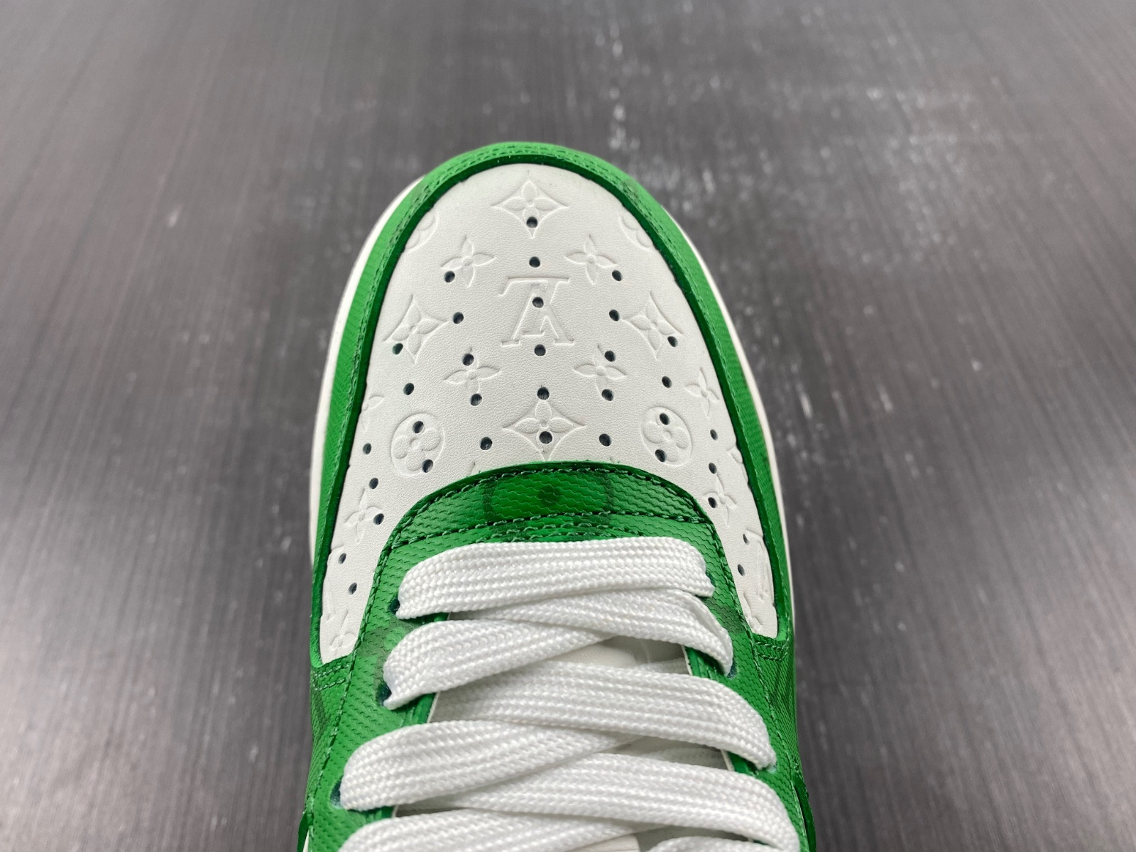 lwe sneaker
