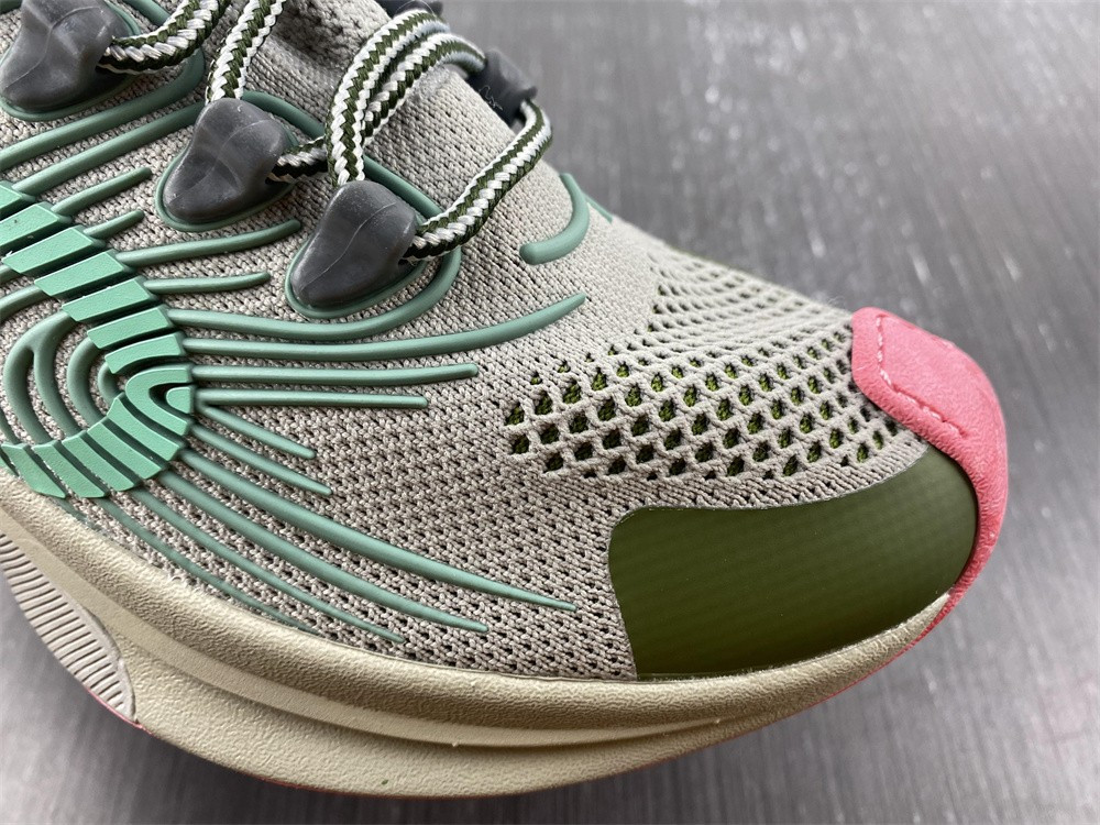 guci sneaker