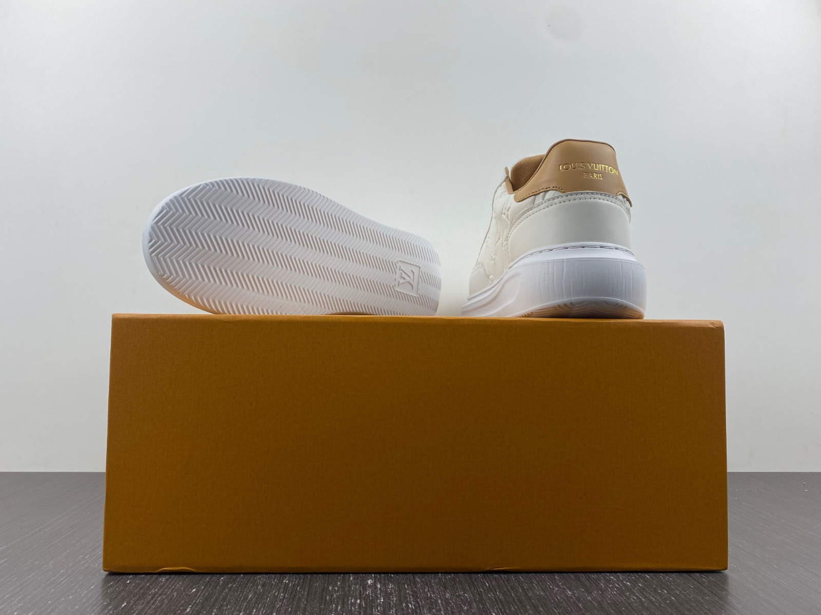 lwe sneaker