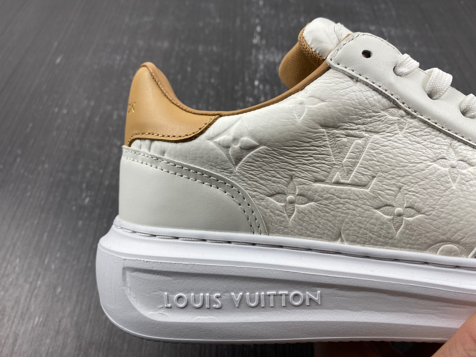 lwe sneaker