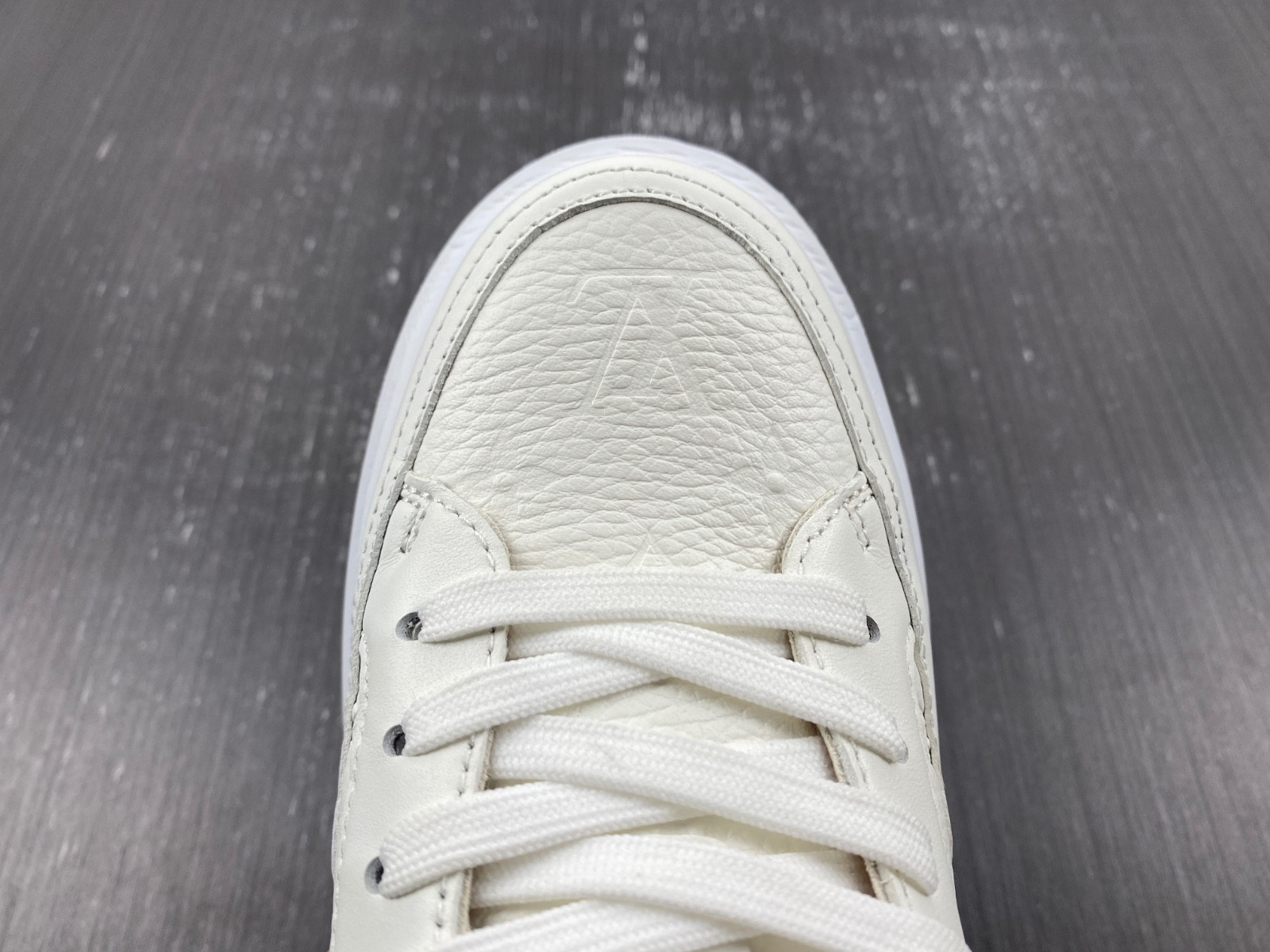 lwe sneaker