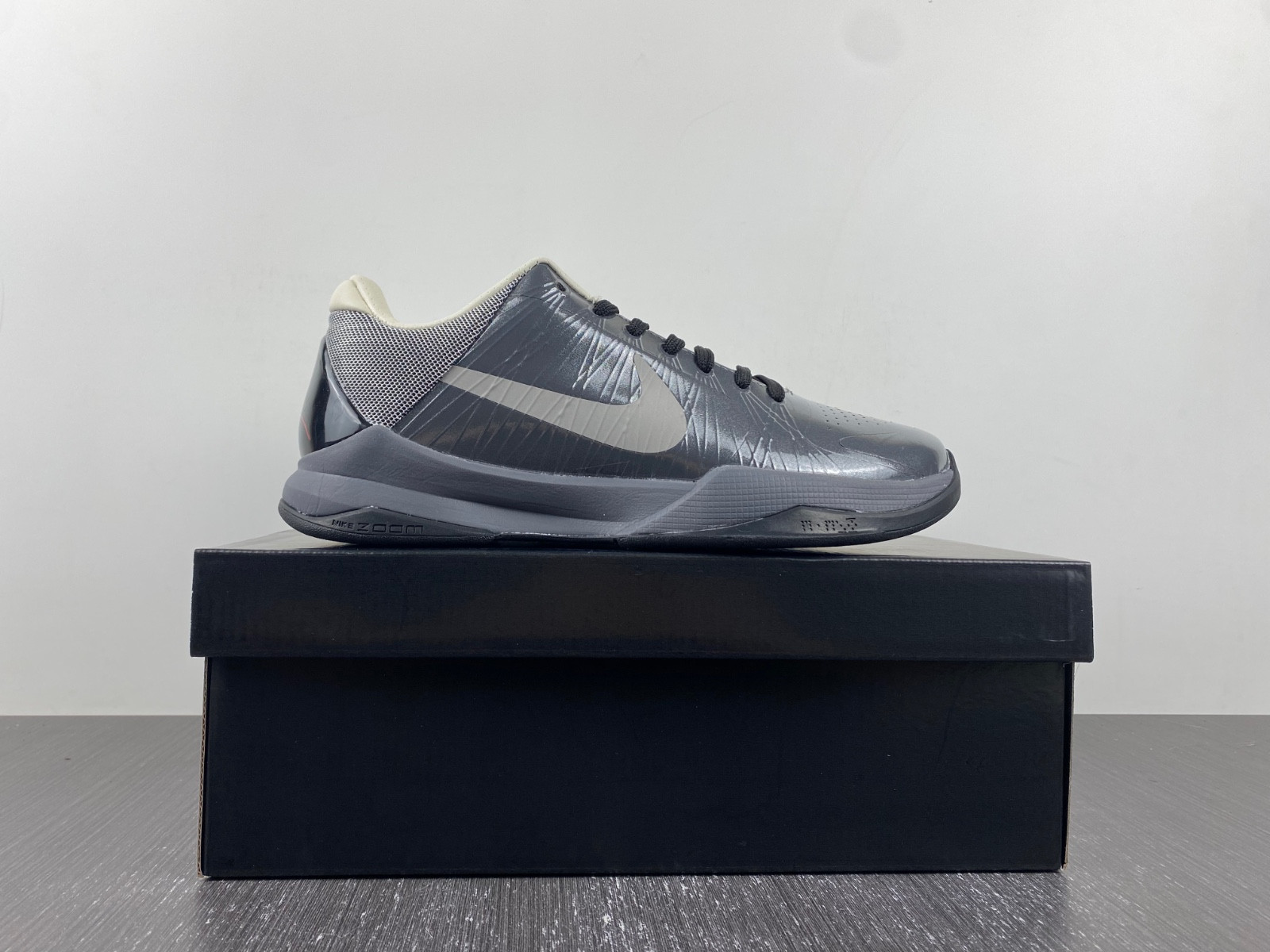 nike kobe 5 aston martin pack men