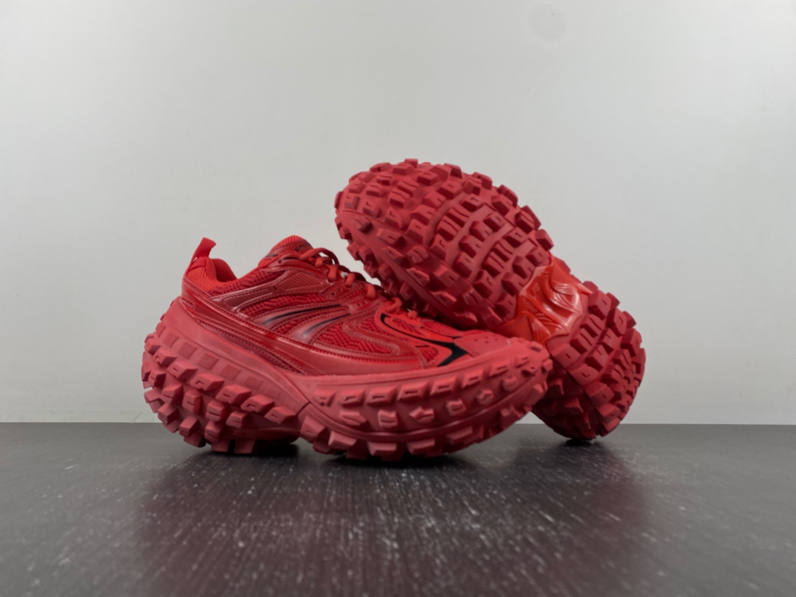 Ba*len*cia*ga defender sneaker