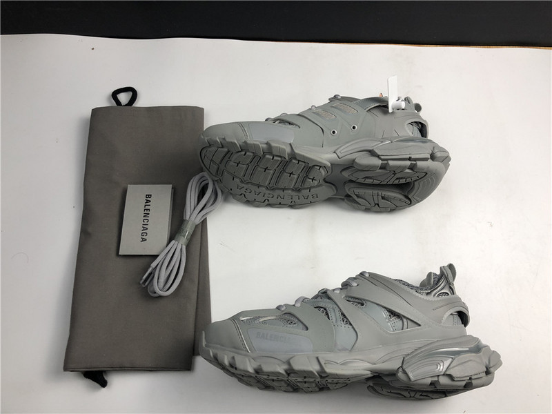 Ba*len*cia*ga track all grey