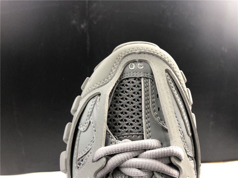 Ba*len*cia*ga track all grey