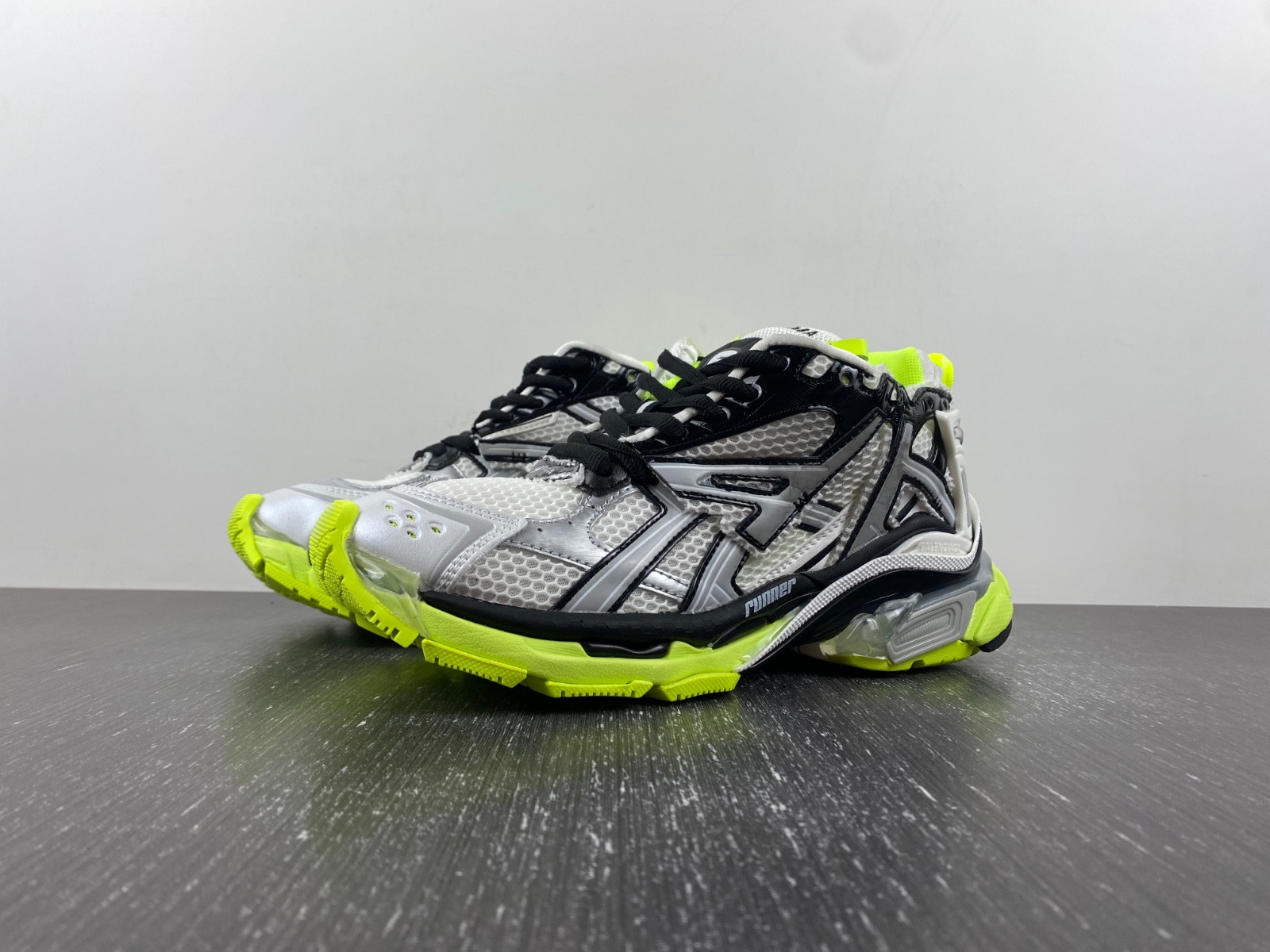 Ba*len*cia*ga runner sneaker