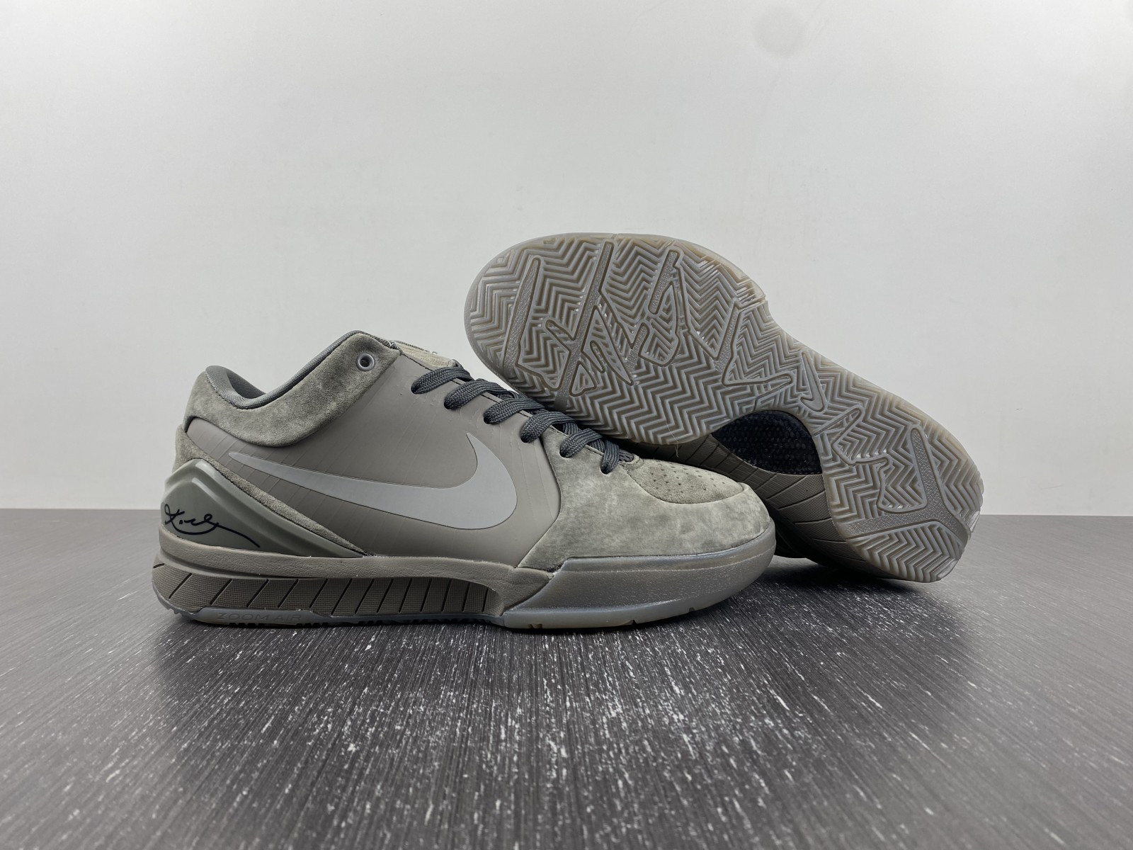 nike zoom kobe 4 