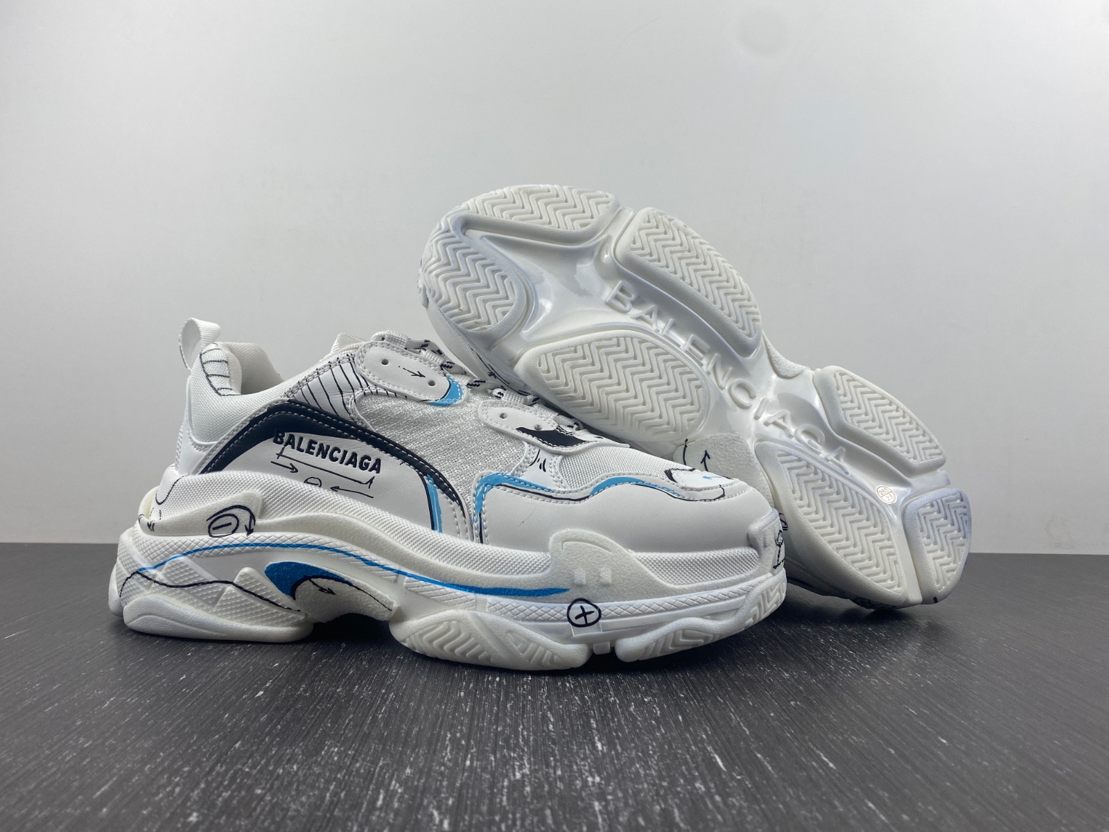 Ba*len*cia*ga triple triple s sketch
