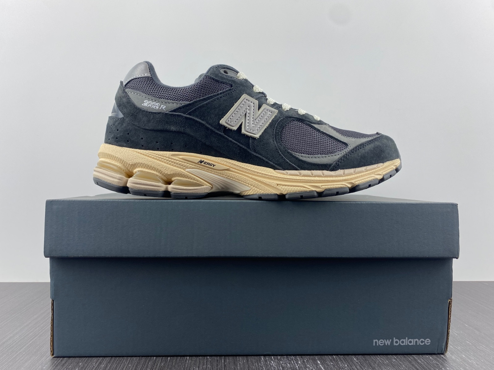 new Ba1an*e 2002r black dark grey - m2002rho