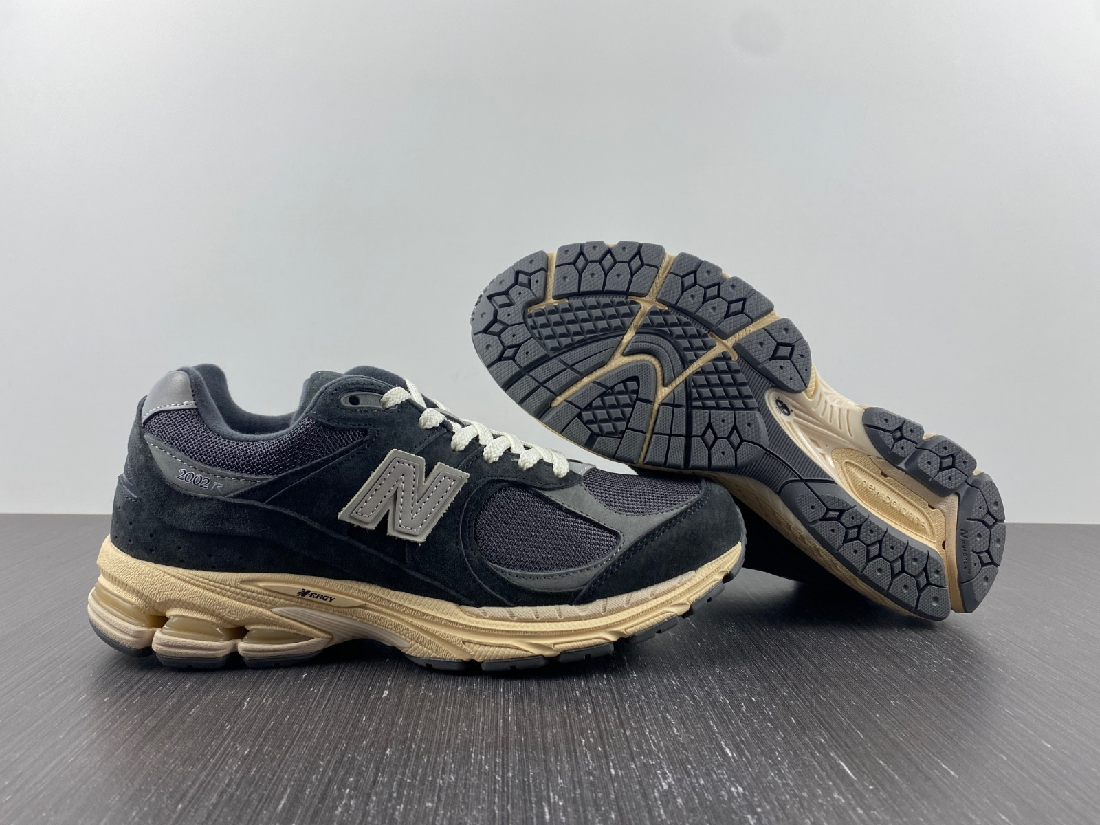 new Ba1an*e 2002r black dark grey - m2002rho