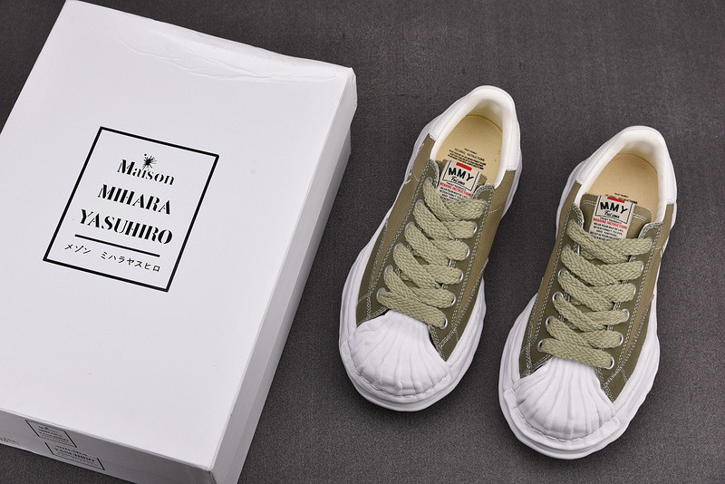 mmy sneaker 0010