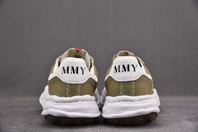 mmy sneaker 0010