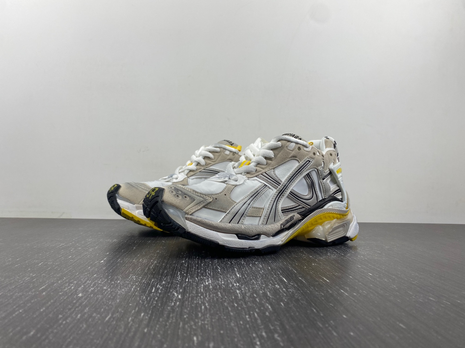 Ba*len*cia*ga runner sneaker