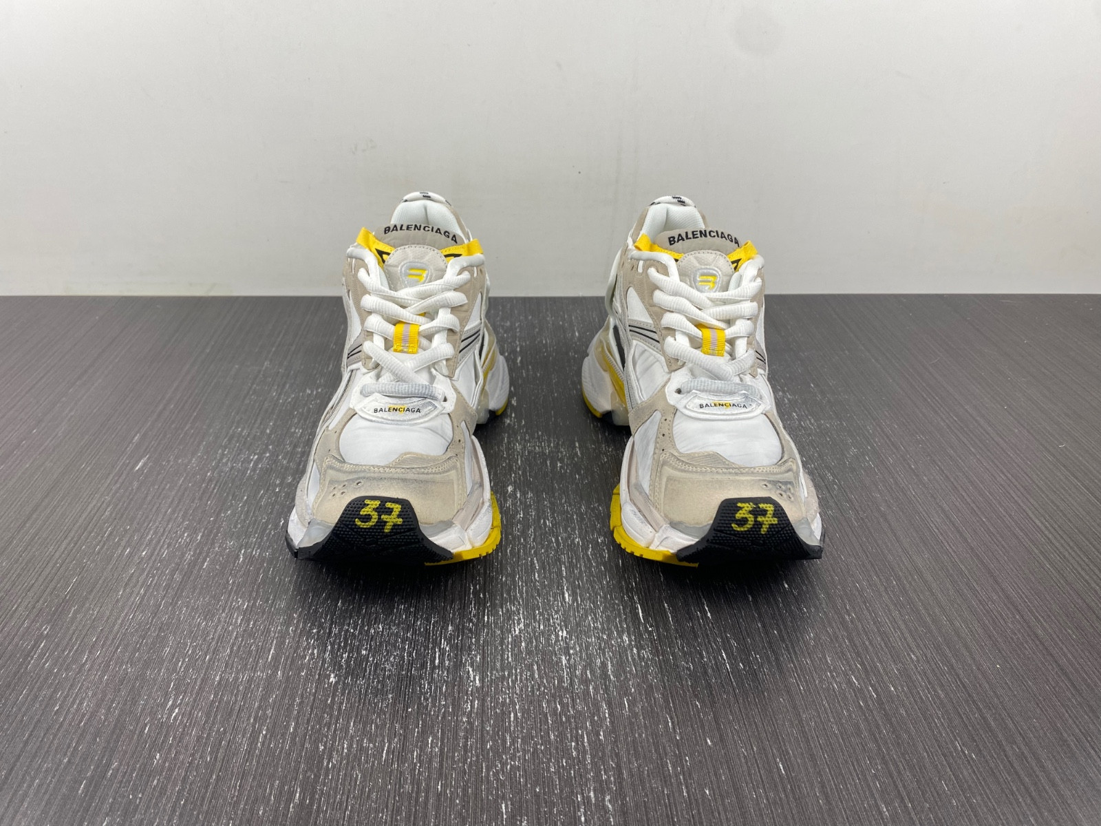 Ba*len*cia*ga runner sneaker