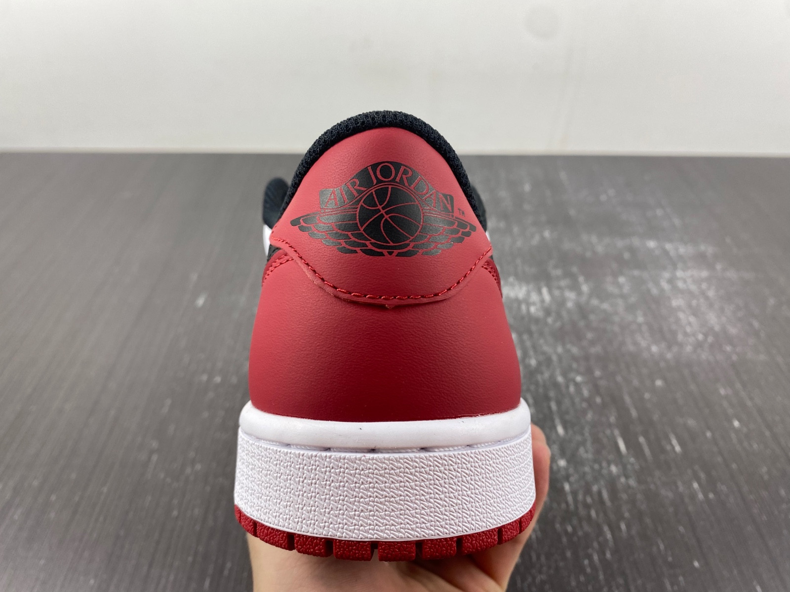 jordan 1 retro low og black toe - cz0790-106
