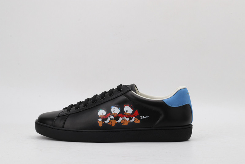 G*u*i sneaker