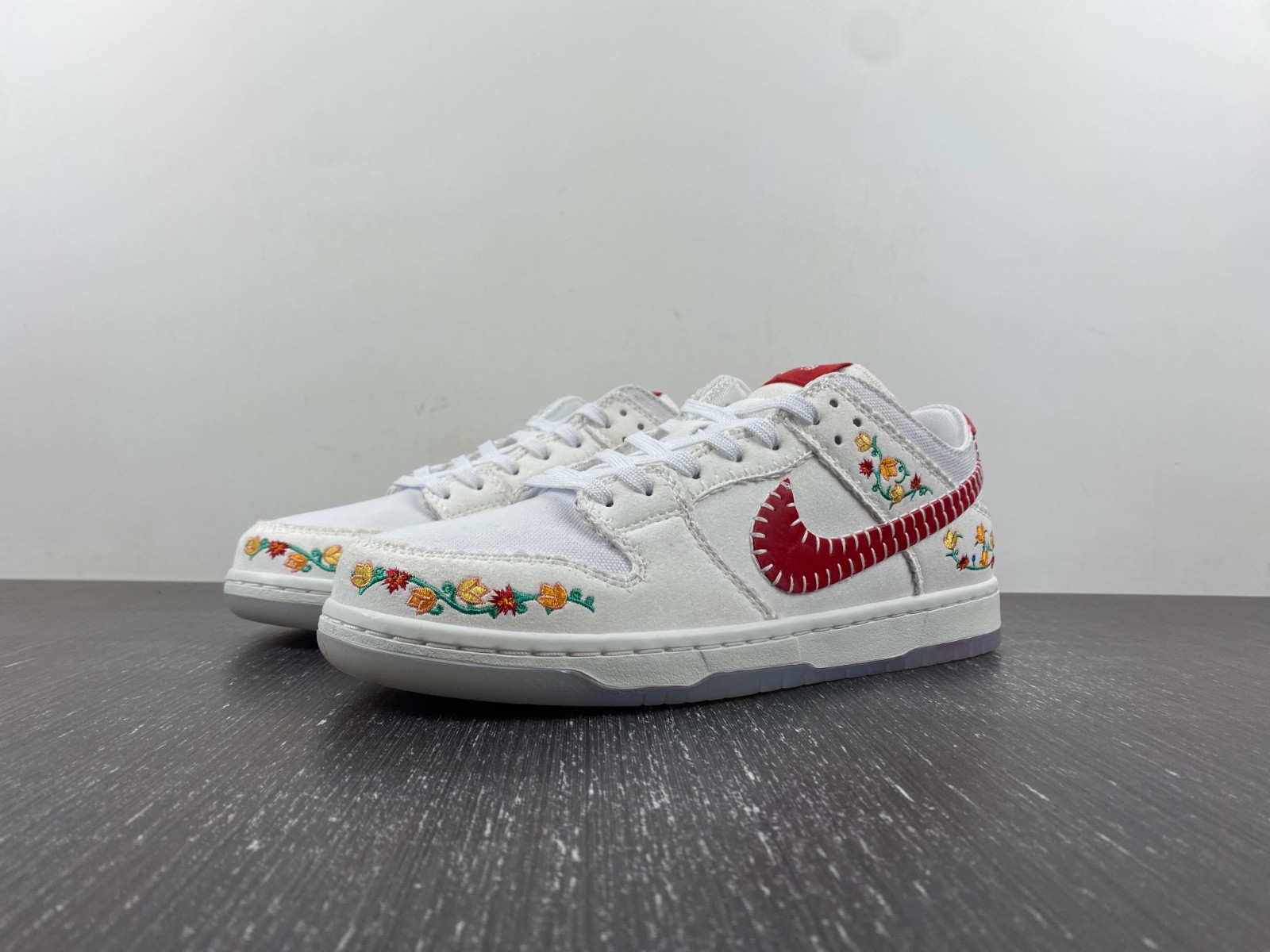 nike sb dunk low decon n7 white red fd6951-700