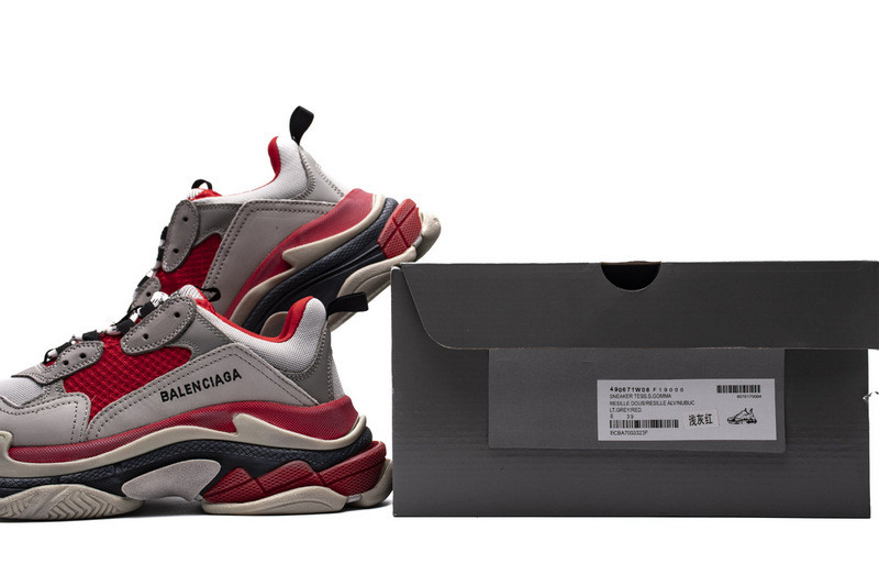 Ba*len*cia*ga triple s