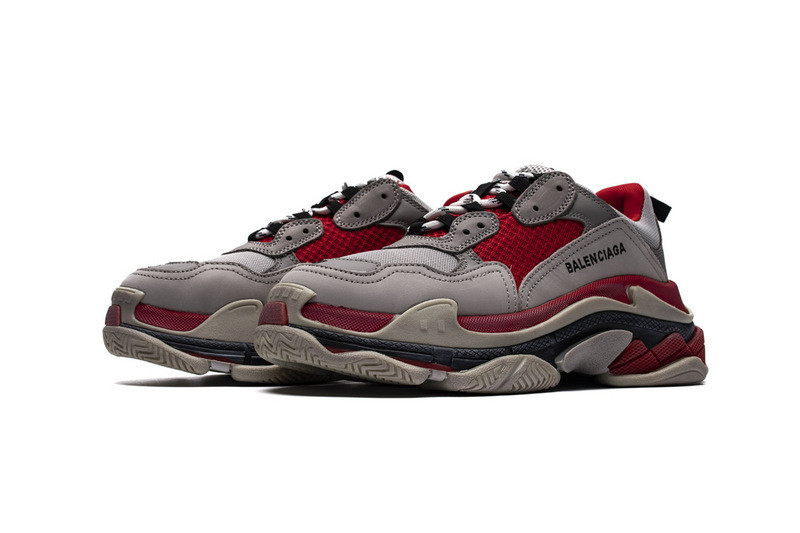 Ba*len*cia*ga triple s